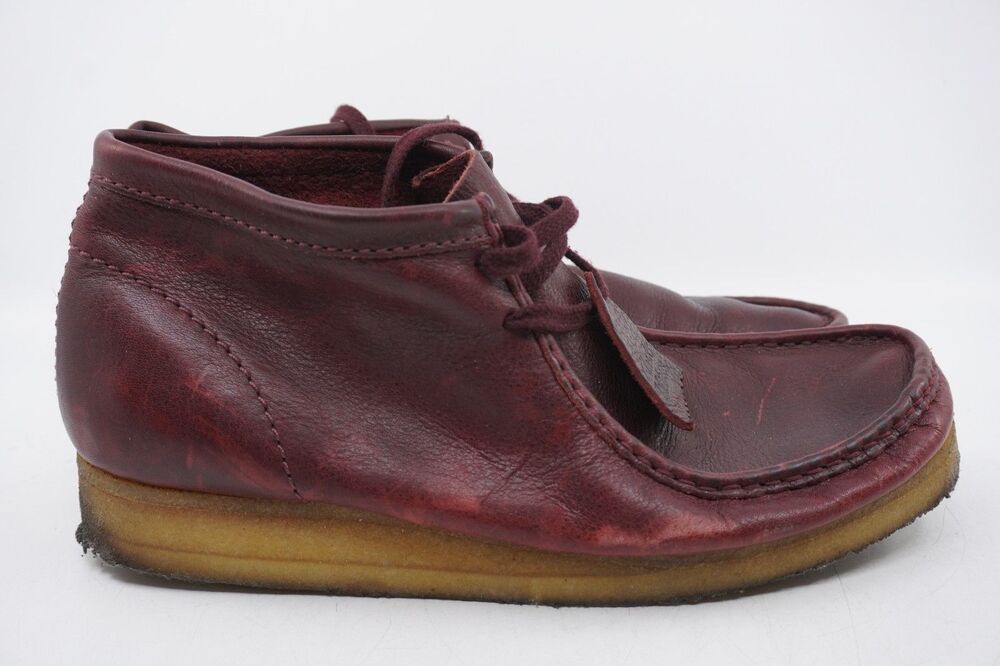 Clarks Originals Wallabee Shoes Mens Size 11.5 Red Leather Moccasin Crepe Sole